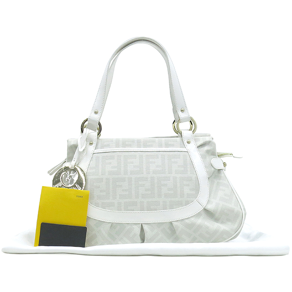 ���  �����