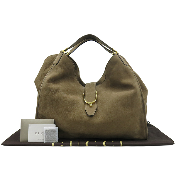 ����  �����