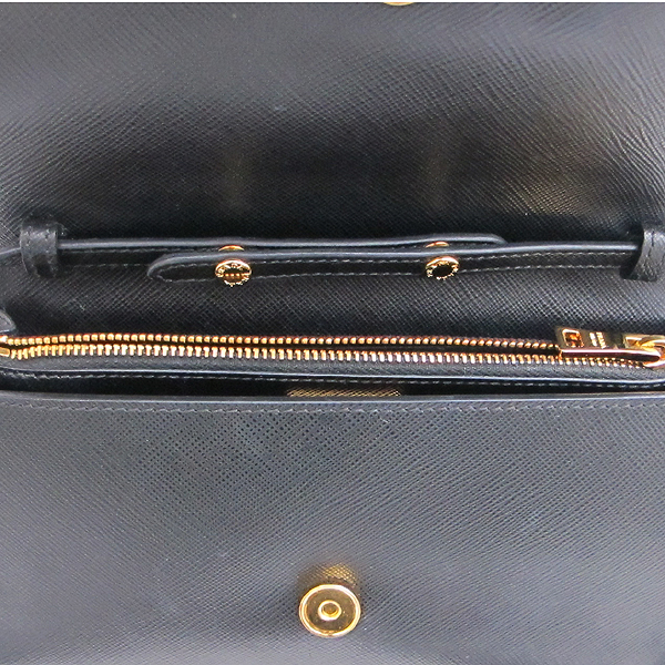 Prada(�����) BT1019 SAFFIAO LUX(���ǾƳ� ����) ���� ���� Ŭ��ġ�� ũ�ν��� [��õ��] �̹���3 - ���̺��� �߰���ǰ