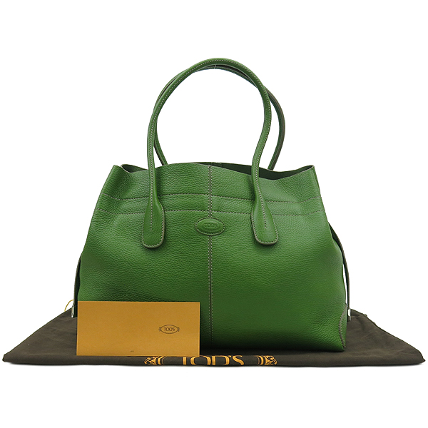 ����  �����