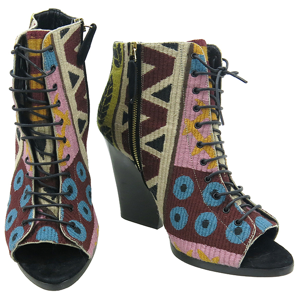 ������  ����