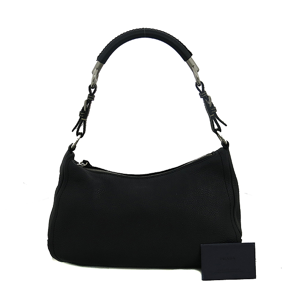 �����  �����