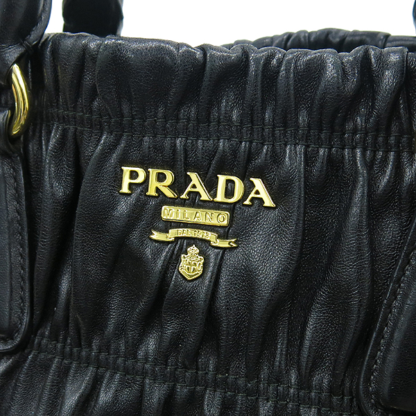 Prada(�����) BN2394 ����ΰ� NAPPA GAUFRE(�簡�� ������) �����÷� ��Ʈ�� + �����Ʈ�� �̹���3 - ���̺��� �߰���ǰ