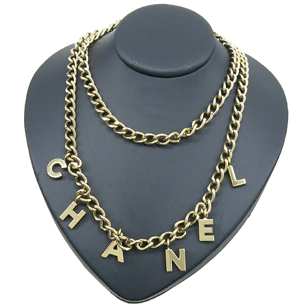 ����  �����