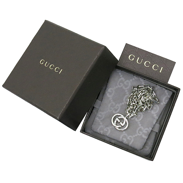 ����  �����