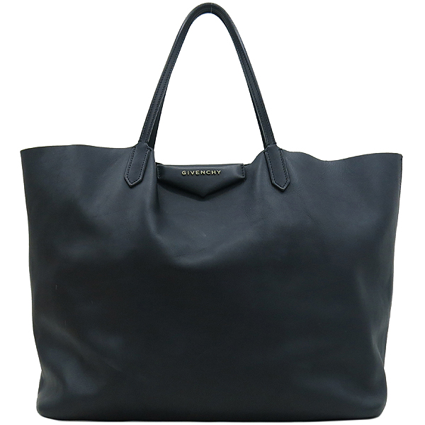 �����  �����