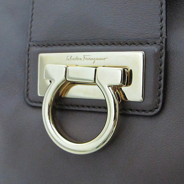 Ferragamo(��󰡸�) 21 D757 ���� ���� �Ĵϻ� M������ ȣ�� ����� [��õ��] �̹���4 - ���̺��� �߰���ǰ