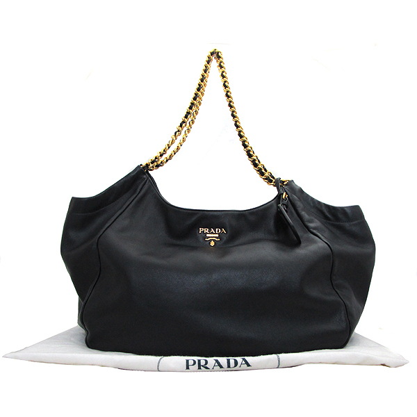 �����  �����