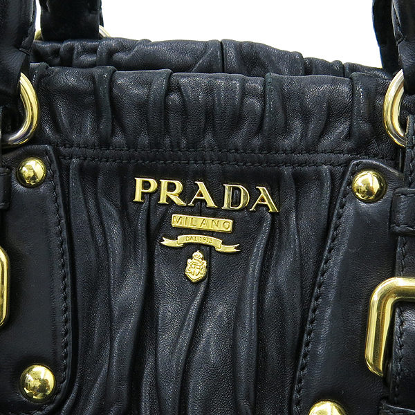 Prada(�����) BN1789 NAPPA GAUFRE NERO ����Ų ���� ������ ��Ʈ�� + �����Ʈ�� 2WAY �̹���3 - ���̺��� �߰���ǰ