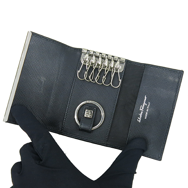 Ferragamo(��󰡸�) 22 4627 ��ġ�� �ΰ� ��� ���� ���ǾƳ� 6Ȧ�� Ű���̽� �̹���2 - ���̺��� �߰���ǰ