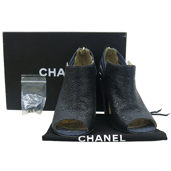 ����  ����