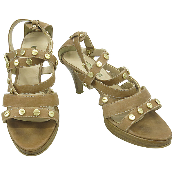 �ڽ�  ����