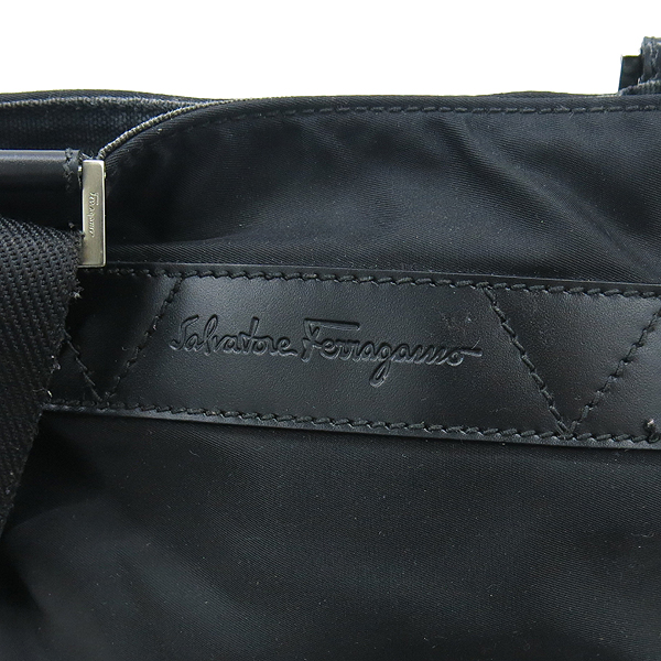 Ferragamo(��󰡸�) 24 4517 �к긯 ũ�ν��� �̹���4 - ���̺��� �߰���ǰ