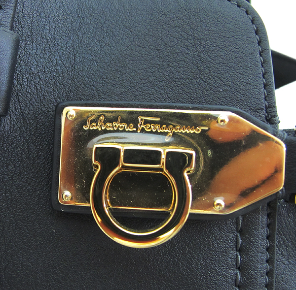 Ferragamo(��󰡸�) 21 D992 ���� ī����Ų ������ ����� [��õ ������] �̹���3 - ���̺��� �߰���ǰ