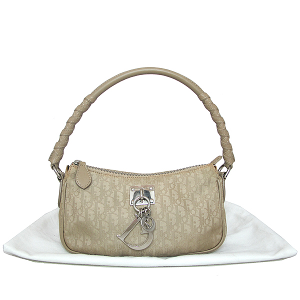 ���  �����