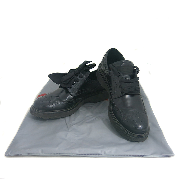 �����  ����