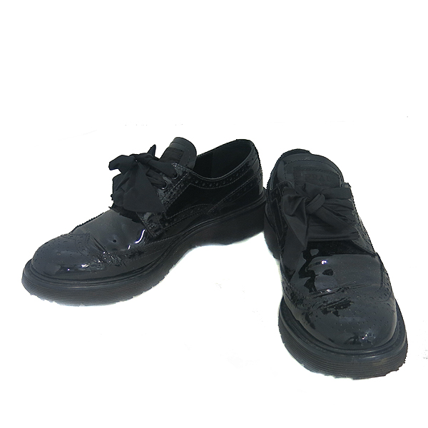 �����  ����