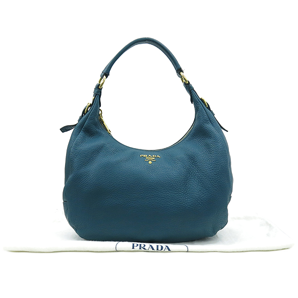 �����  �����