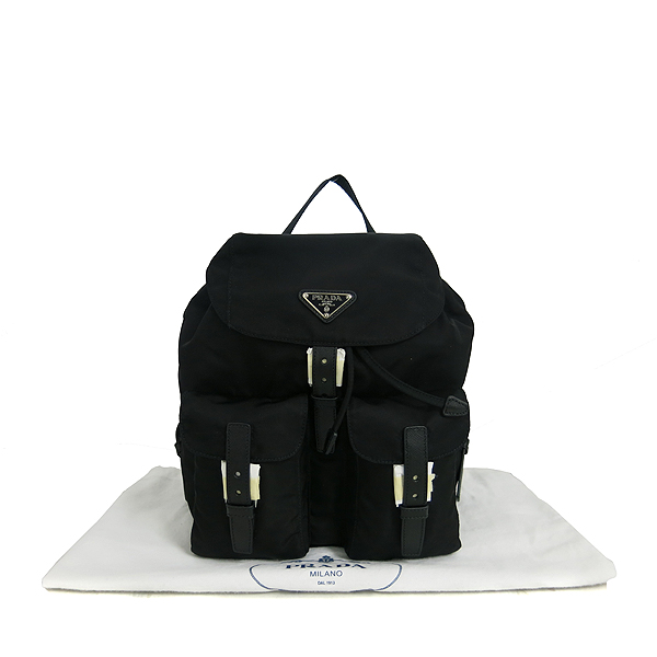 �����  ����