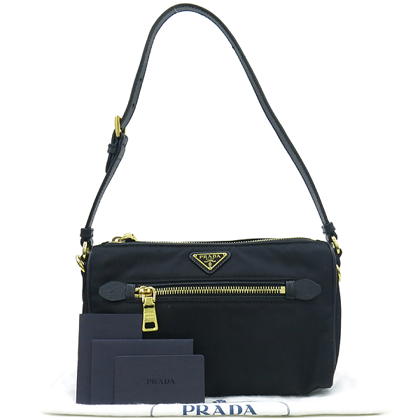 �����  �����