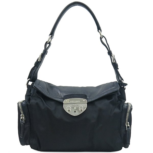 �����  �����