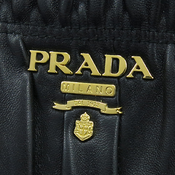 Prada(�����) BN1336 NAPPA GAUFRE NERO ����Ų ���� ������ ����ΰ� ��Ʈ�� + �����Ʈ�� 2WAY �̹���4 - ���̺��� �߰���ǰ
