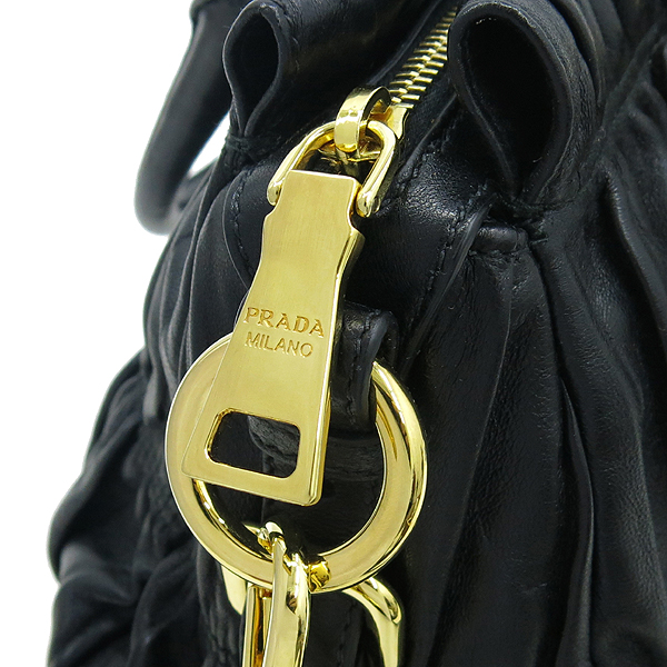 Prada(�����) BN1336 NAPPA GAUFRE NERO ����Ų ���� ������ ����ΰ� ��Ʈ�� + �����Ʈ�� 2WAY �̹���5 - ���̺��� �߰���ǰ