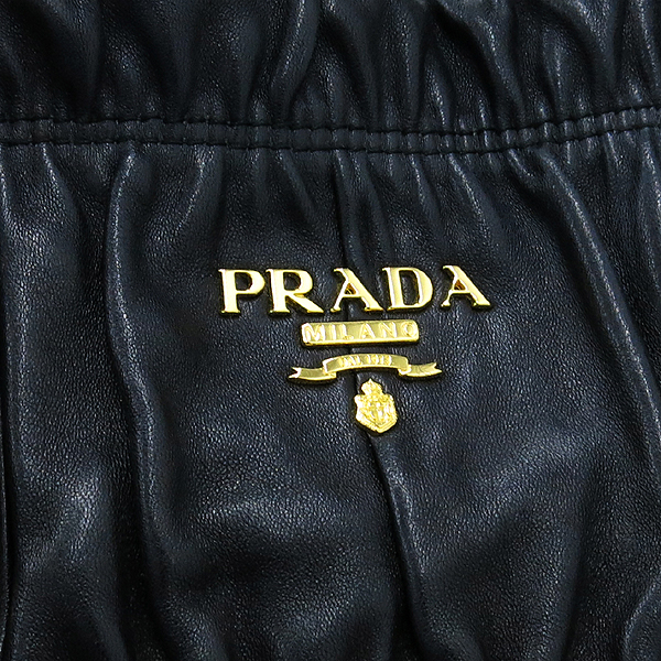Prada(�����) BN1789 NAPPA GAUFRE NERO ����Ų ���� ������ ��Ʈ�� + �����Ʈ�� 2WAY �̹���4 - ���̺��� �߰���ǰ