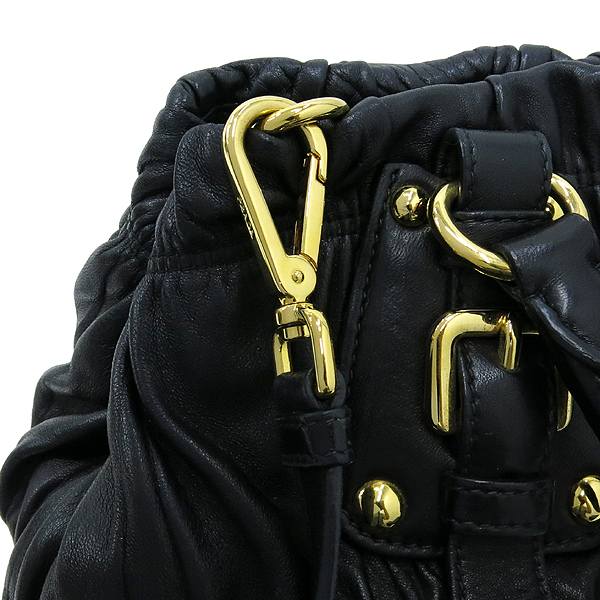 Prada(�����) BN1789 NAPPA GAUFRE NERO ����Ų ���� ������ ��Ʈ�� + �����Ʈ�� 2WAY �̹���5 - ���̺��� �߰���ǰ