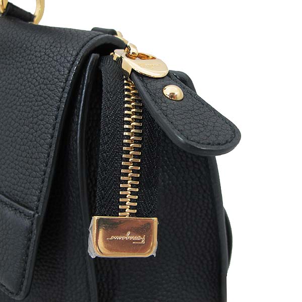 Ferragamo(��󰡸�) 21 E530 ���� ī�� ��Ų ��ġ�� ���� �ΰ� ���Ǿ� ��Ʈ�� + �����Ʈ�� 2WAY [��õ��] �̹���4 - ���̺��� �߰���ǰ