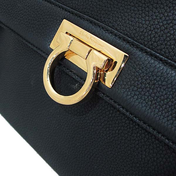 Ferragamo(��󰡸�) 21 E530 ���� ī�� ��Ų ��ġ�� ���� �ΰ� ���Ǿ� ��Ʈ�� + �����Ʈ�� 2WAY [��õ��] �̹���5 - ���̺��� �߰���ǰ