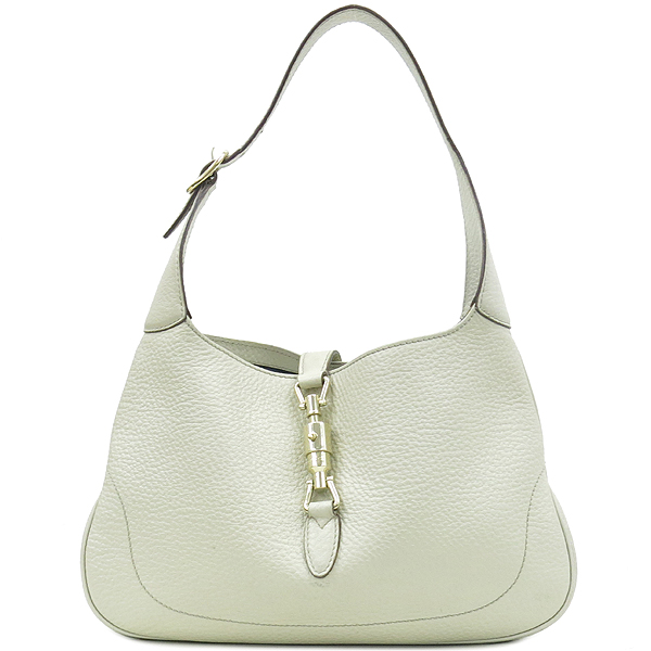 ����  �����