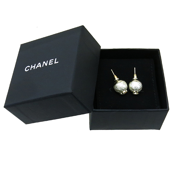 ����  �Ͱ���