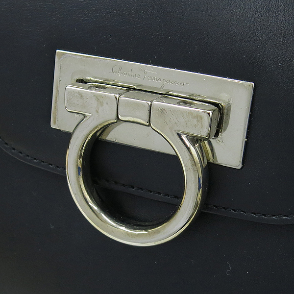 Ferragamo(��󰡸�) 21 4402 ���� ��ġ�� �ΰ� ���  ���� ���� ��Ʈ�� �̹���3 - ���̺��� �߰���ǰ