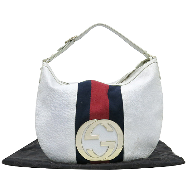 ����  �����