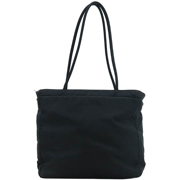 �����  �����