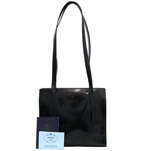 �����  �����