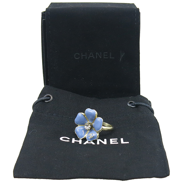 ����  ����