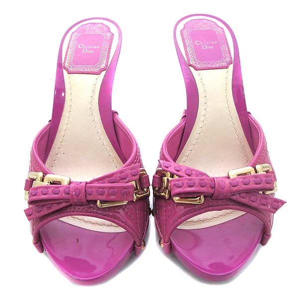 ���  ����