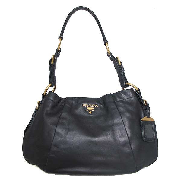 �����  �����