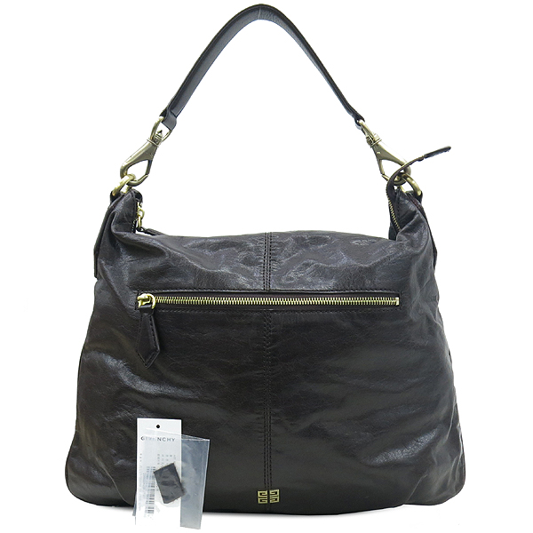 �����  �����