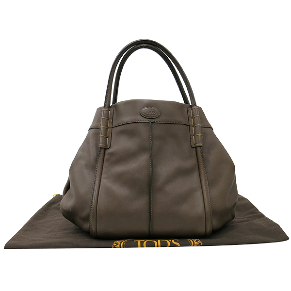 ����  �����