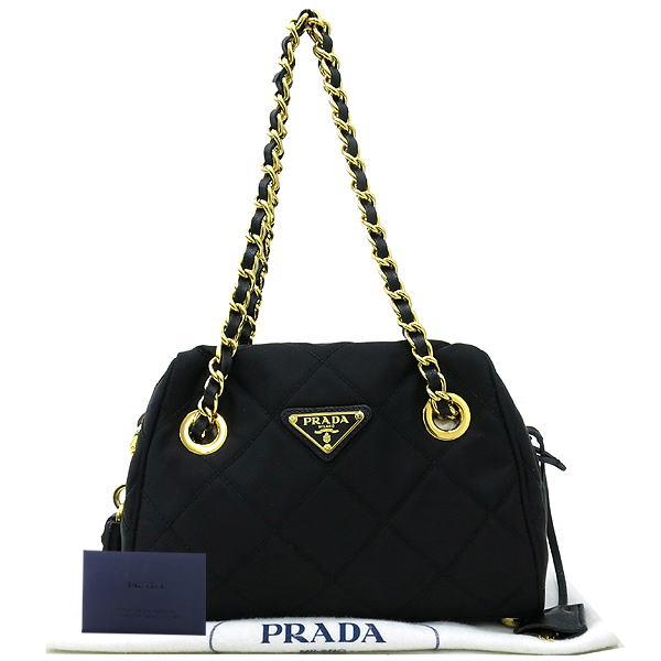 �����  �����