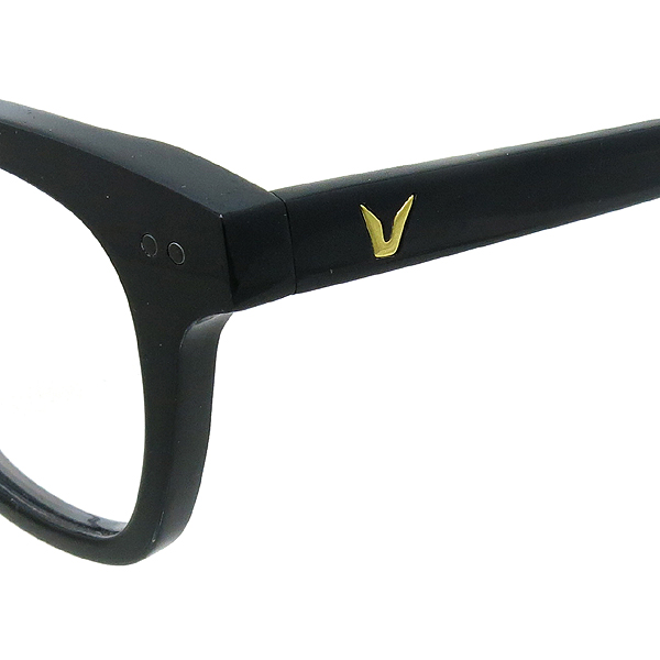 GENTLE MONSTER(��Ʋ����) SOUTH SIDE ���� �÷� ���� �Ȱ��� �̹���5 - ���̺��� �߰���ǰ