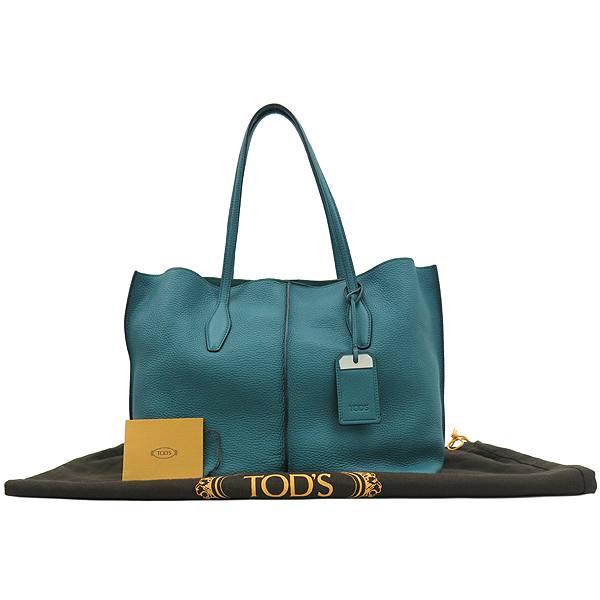 ����  �����