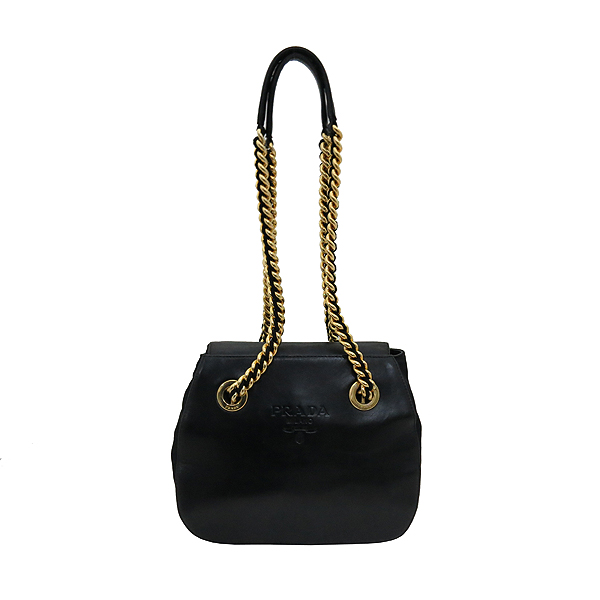 �����  �����