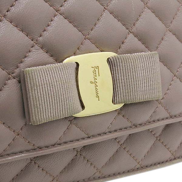 Ferragamo(��󰡸�) 21 E137 NAPPA(�簡��) ���� �̴ϻ����� ����ü�� ũ�ν��� �̹���3 - ���̺��� �߰���ǰ