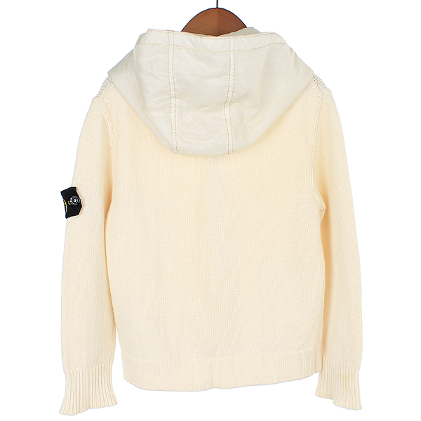 Stone Island(������Ϸ���) ����ΰ� ��ȥ�� �ĵ� ���� �Ƶ��� ���� �̹���4 - ���̺��� �߰���ǰ