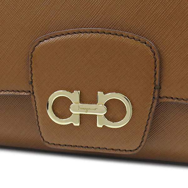 Ferragamo(��󰡸�) 21 E050 ���� ��ġ�� �ΰ� ���� ���ǾƳ� ����ü�� ����� �̹���4 - ���̺��� �߰���ǰ