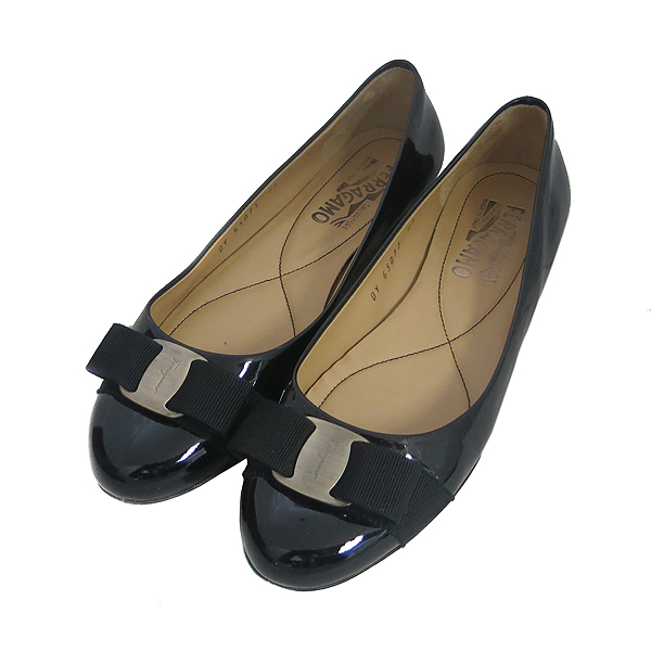 Ferragamo(��󰡸�) FQ201044 �ٶ� ��� ���� ���̴�Ʈ ������ ���� [���빮��] �̹���3 - ���̺��� �߰���ǰ